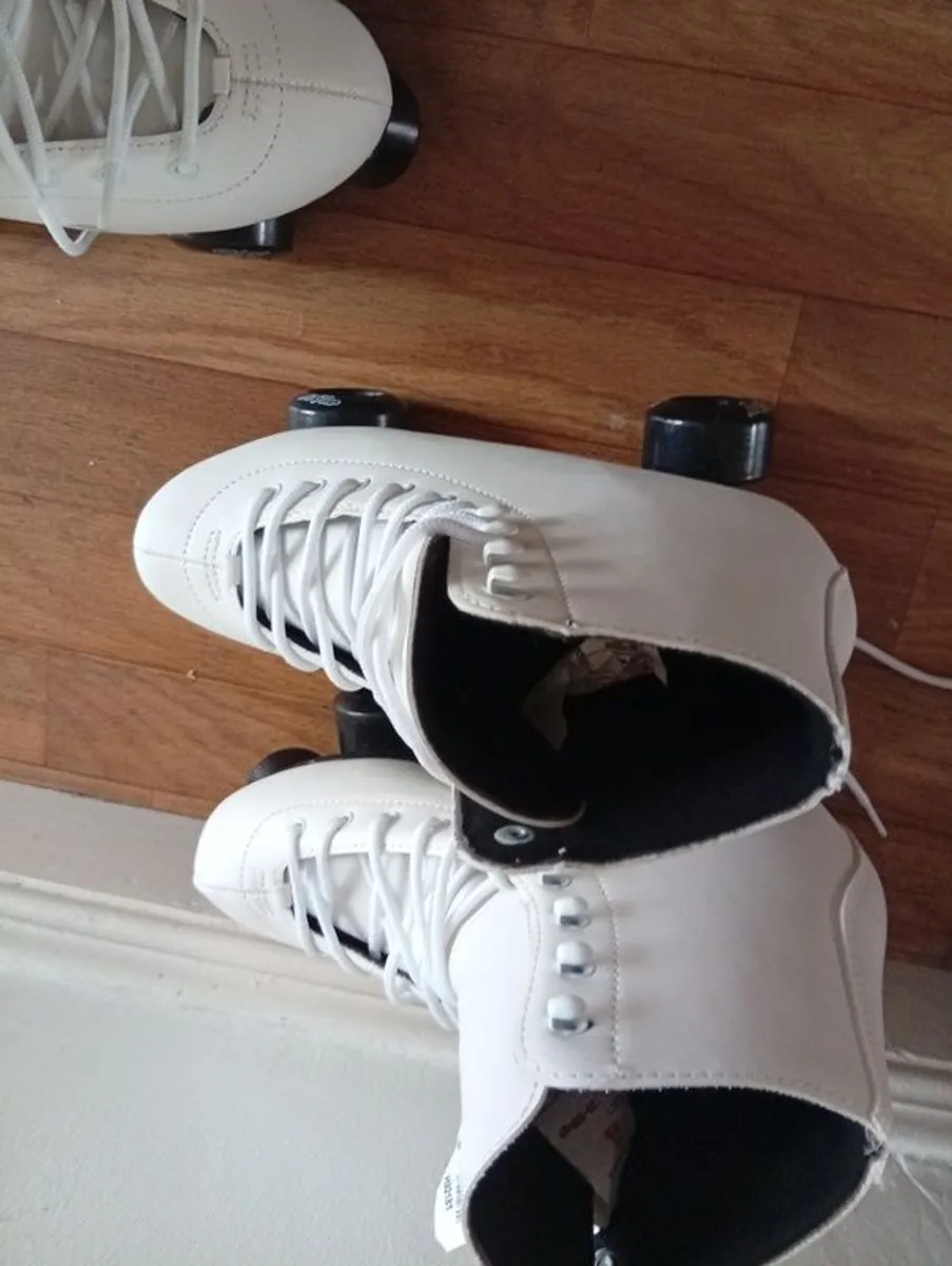 Roller Skates brand-new - Image 3