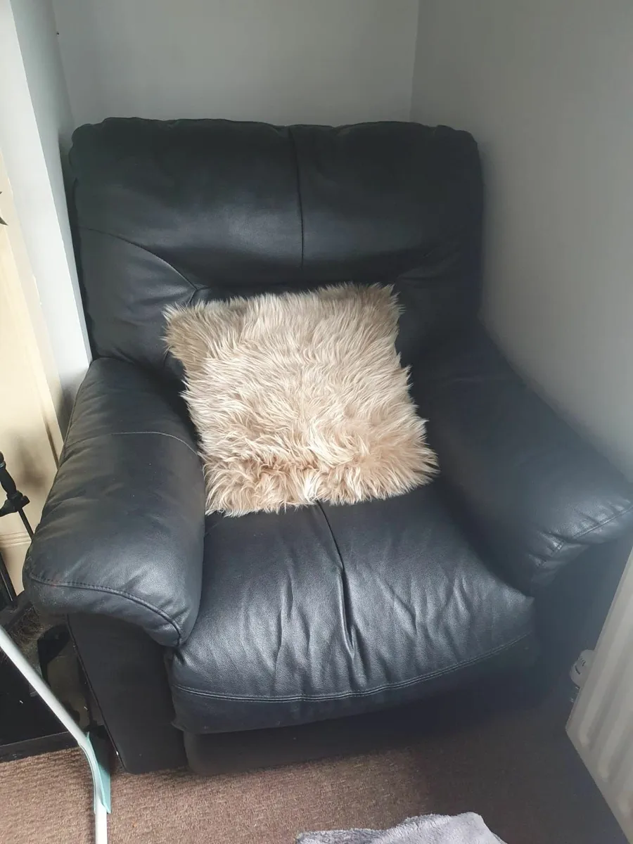 Leather 3 Seater Recliner & Armchair - Image 2