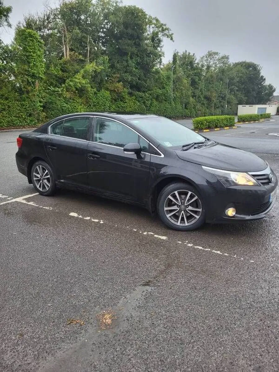 2015 Toyota Avensis - Image 1