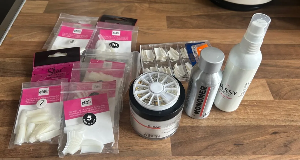 Acrylic nails set - Image 1