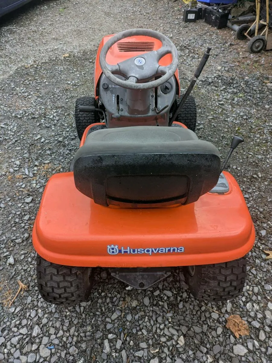 Ride on lawnmower - Image 2