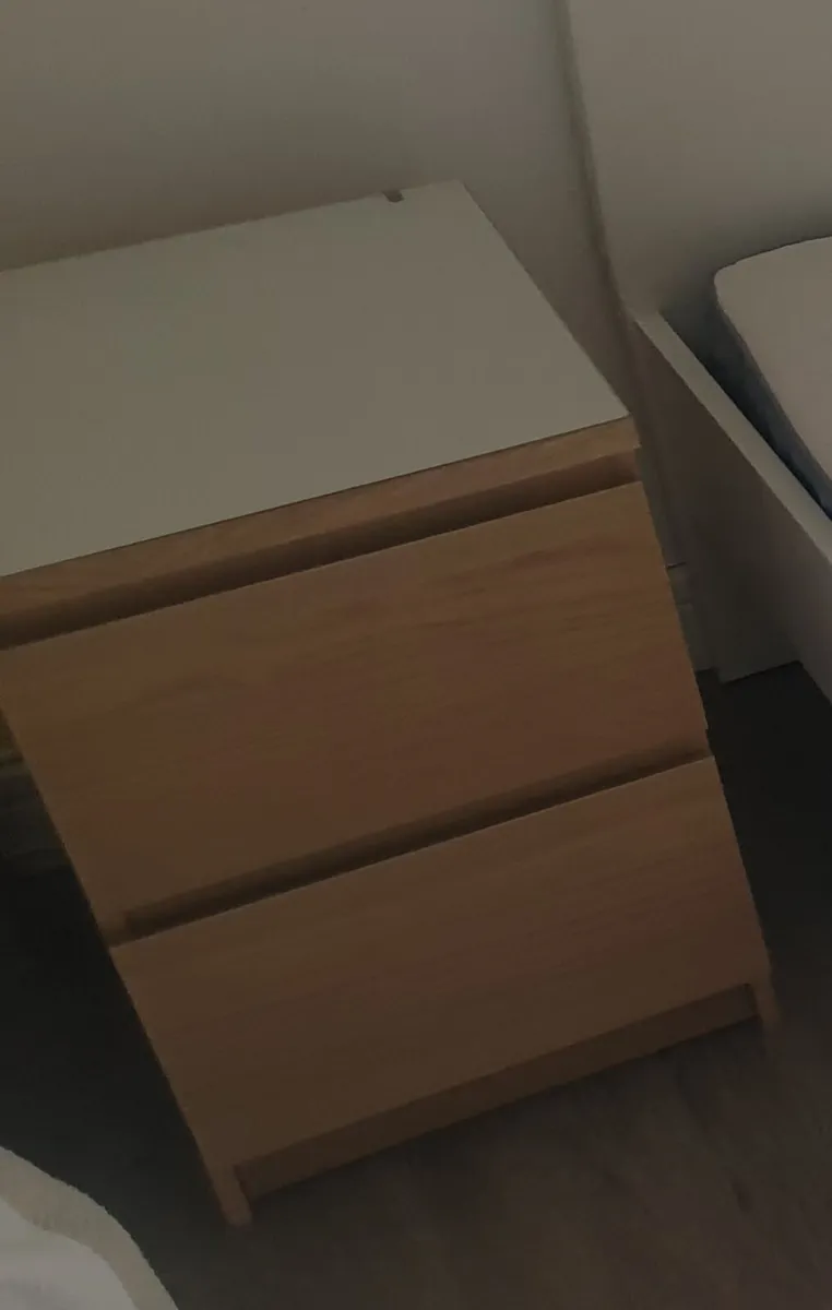 Double bed plus 2 x bedside lockers - Image 3