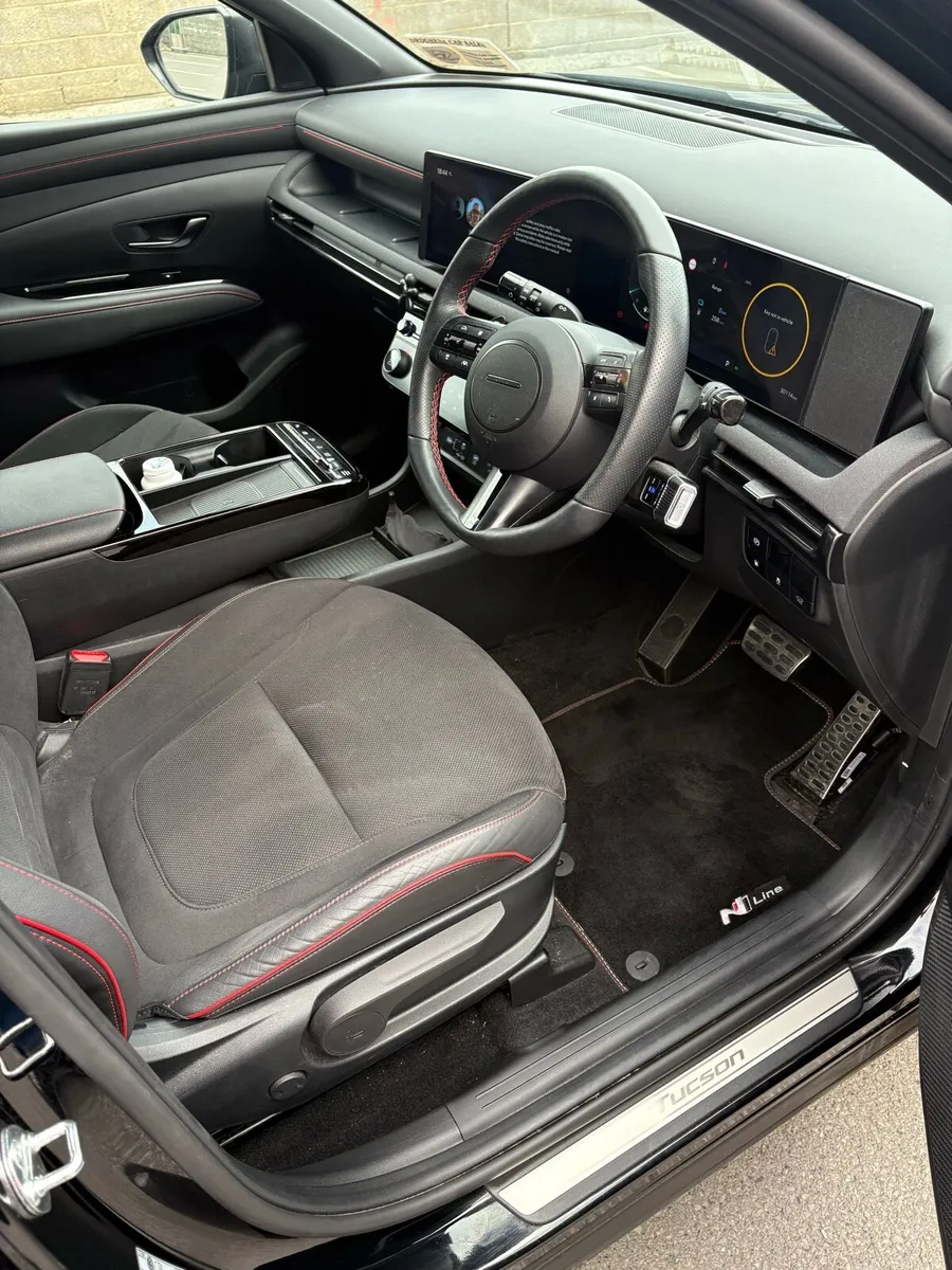 242 Hyundai Tucson N-Line Phev - Image 2