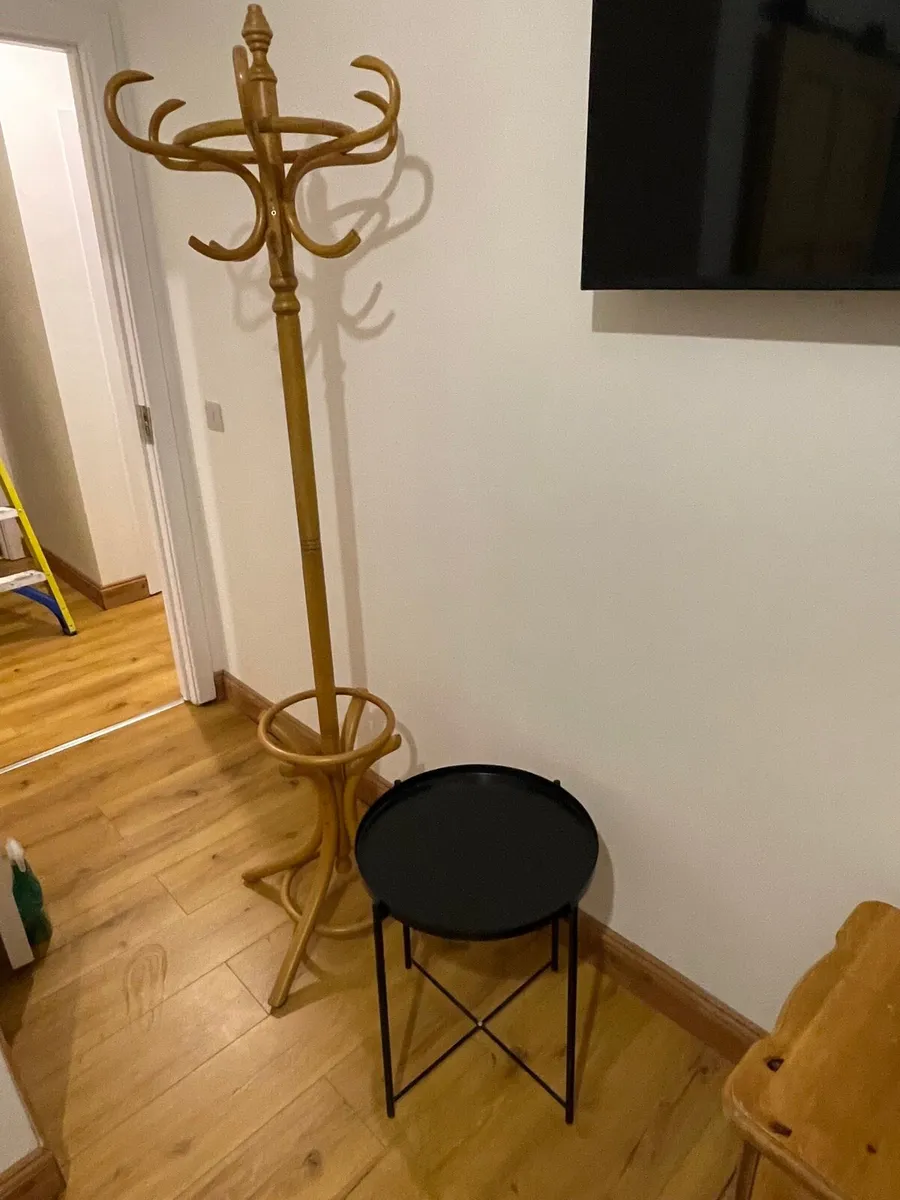 Coat rack and side table - Image 2