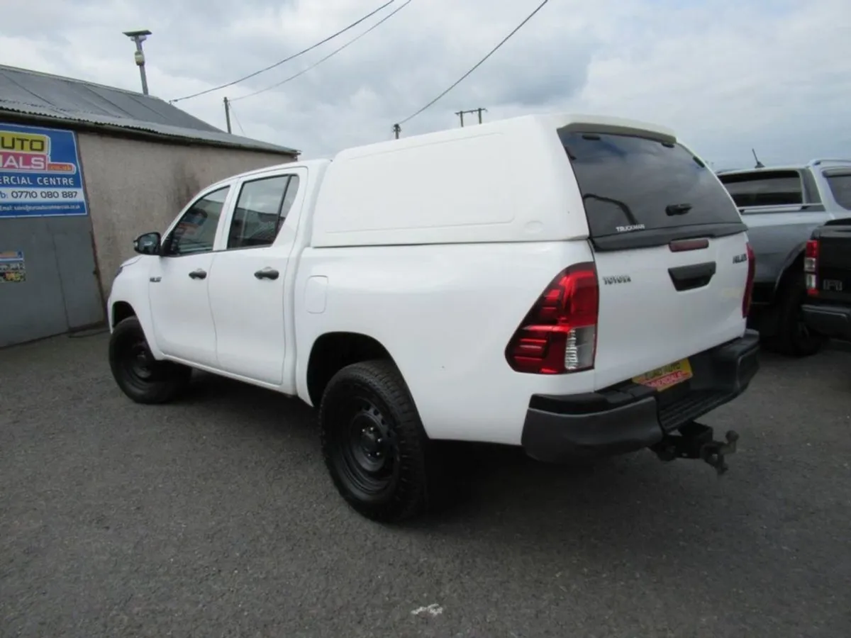 Toyota HiLux 2.4 D-4d Active Pickup Double/cab 4d - Image 2