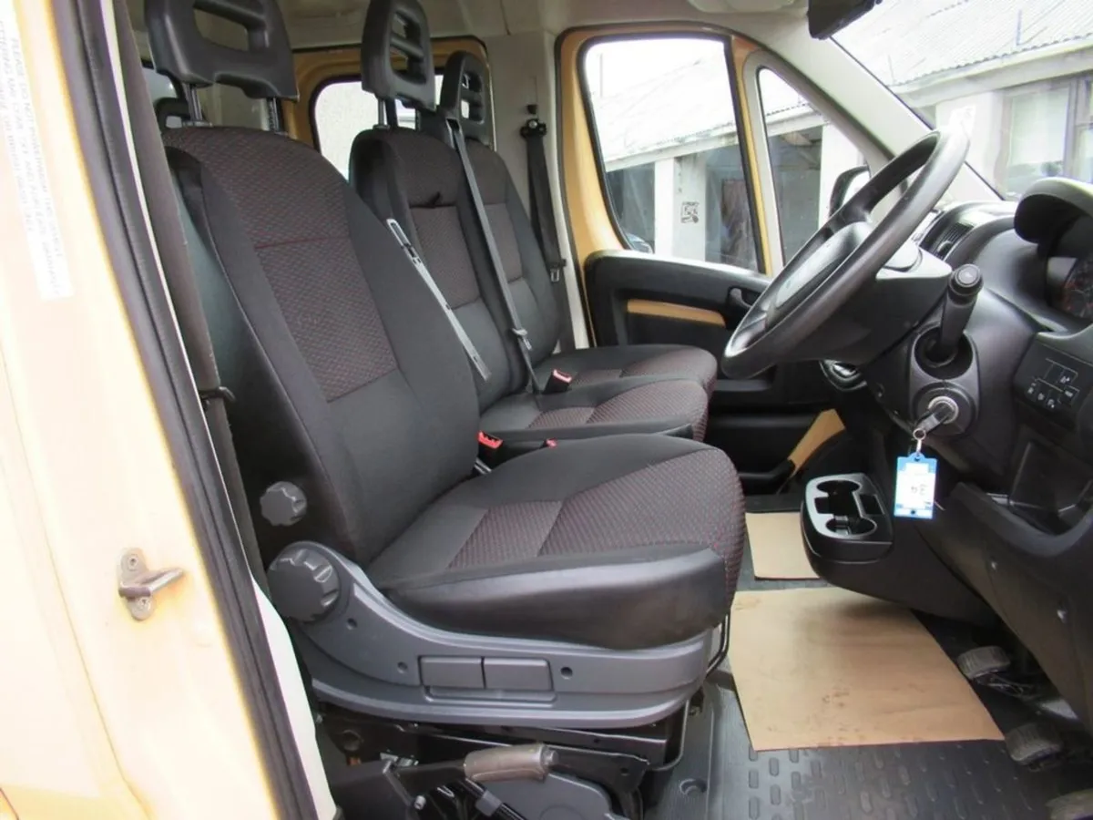 Peugeot Boxer Bluehdi Dropside 335 7 Seater Crew - Image 3