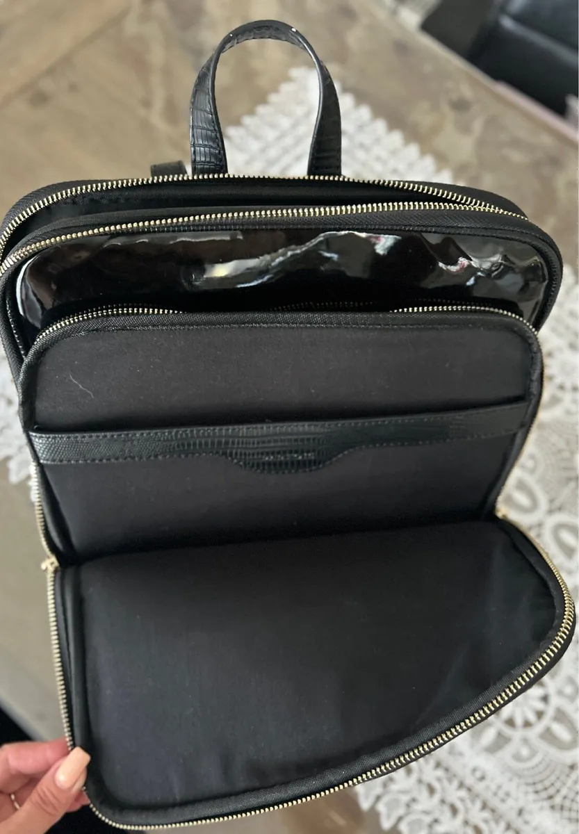 Black Parfois backpack with a laptop compartment. - Image 4