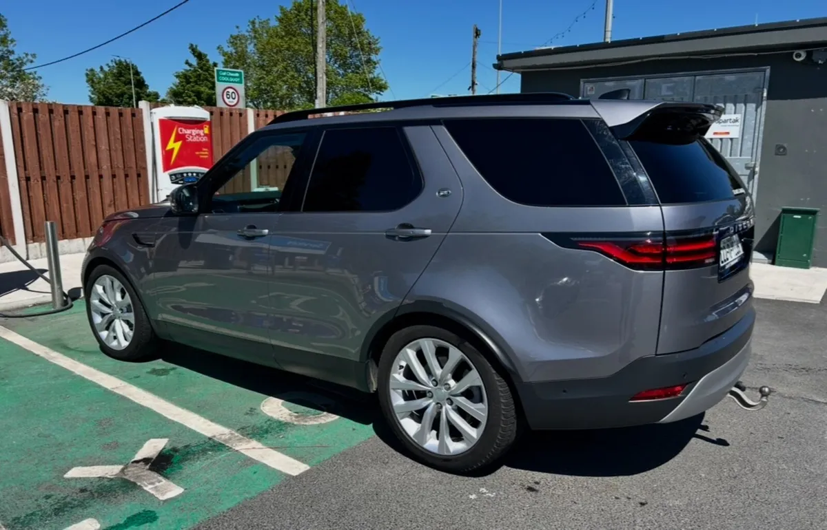 Land Rover Discovery 2022 - Image 3