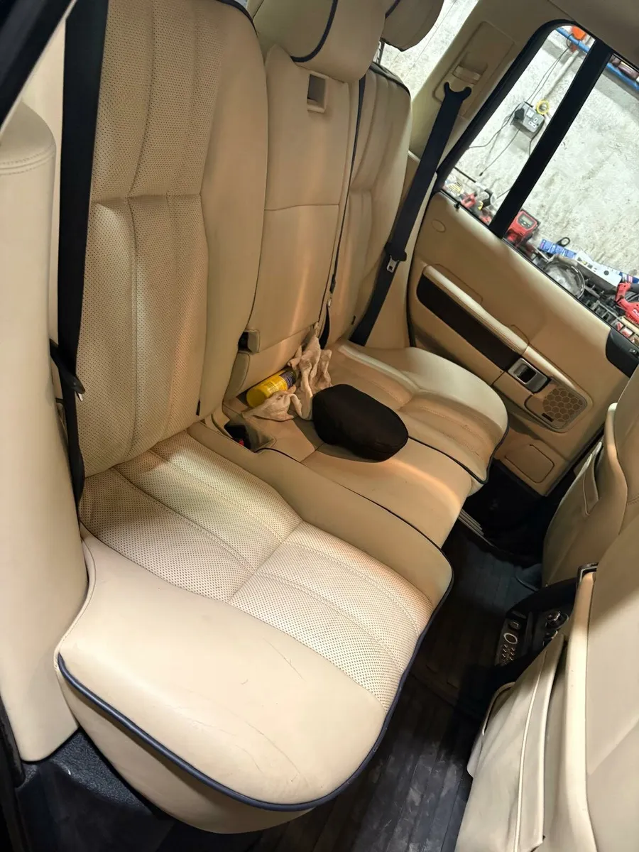 Range Rover Vogue 3.6 V6 - Image 2