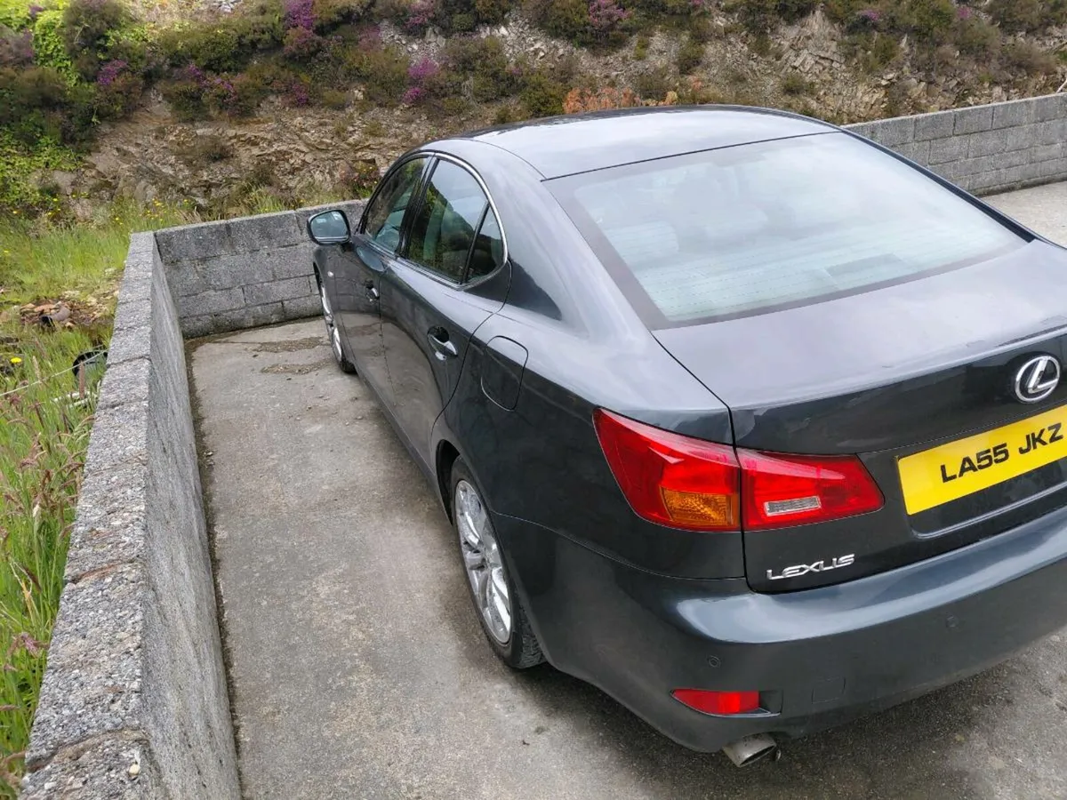Lexus is 250 - Image 3