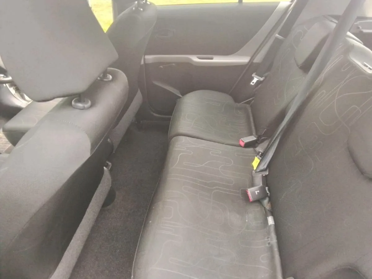 Toyota Yaris Terra 1.0 litre - Image 3