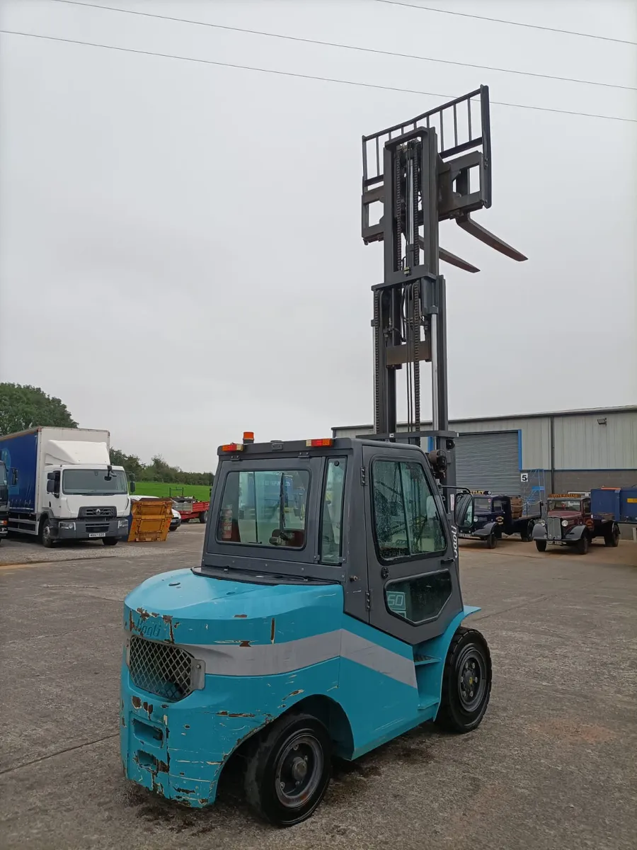 2018 5 ton Diesel forklift container spec  low hrs - Image 3