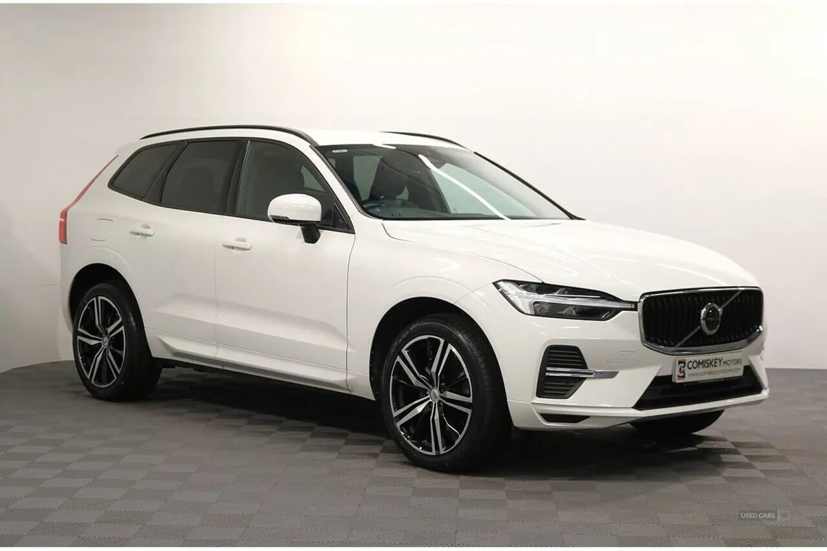 Volvo XC60 B4 Mhev Momentum - Image 1
