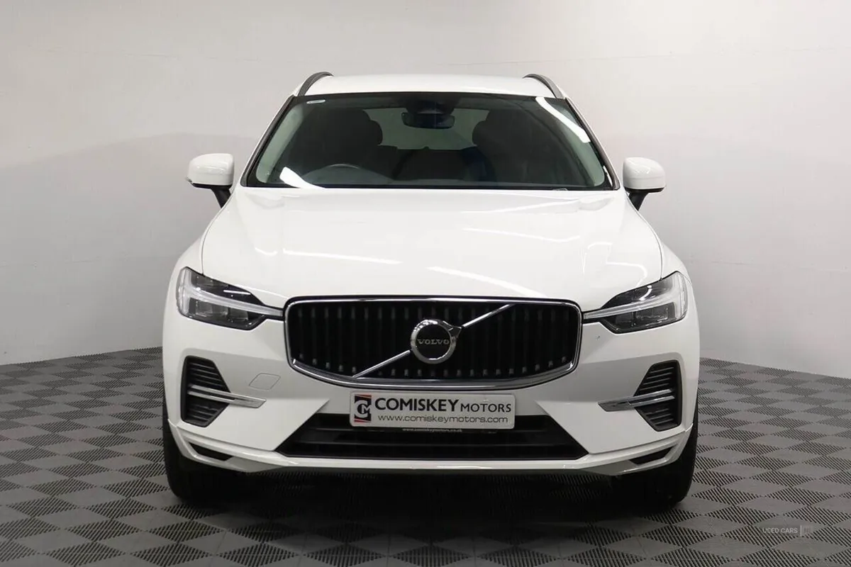 Volvo XC60 B4 Mhev Momentum - Image 2