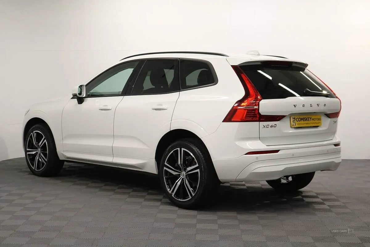Volvo XC60 B4 Mhev Momentum - Image 4