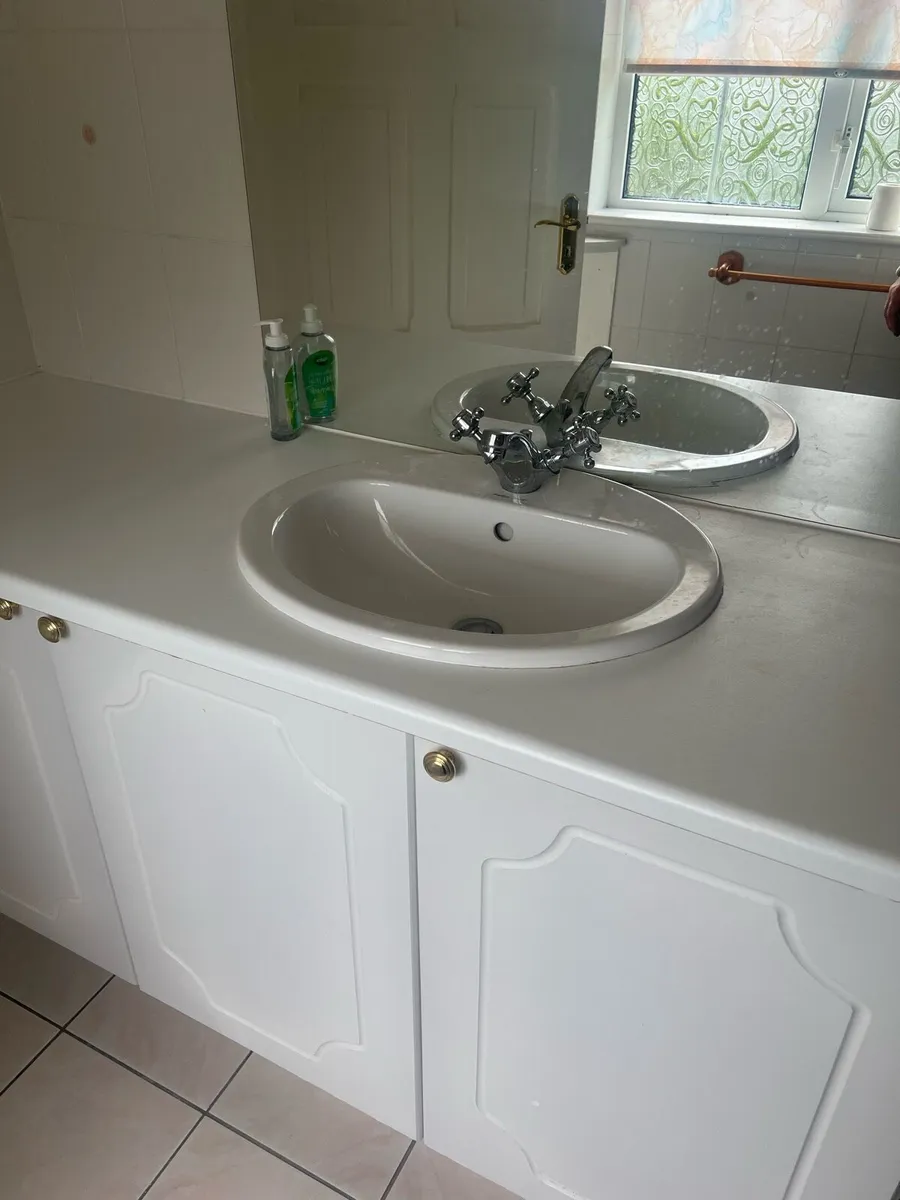 Bathroom ware - Image 3