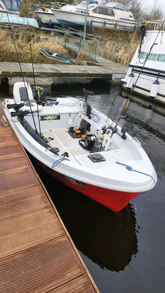 Fishing boat - Image 4