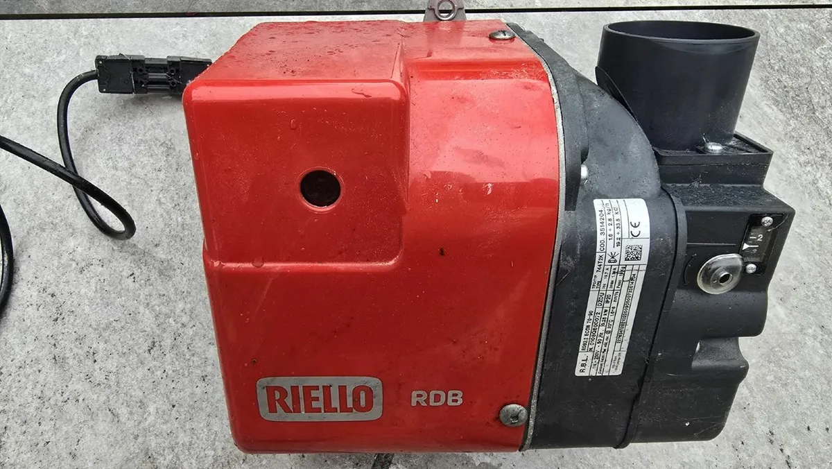 Oil burner - Image 1
