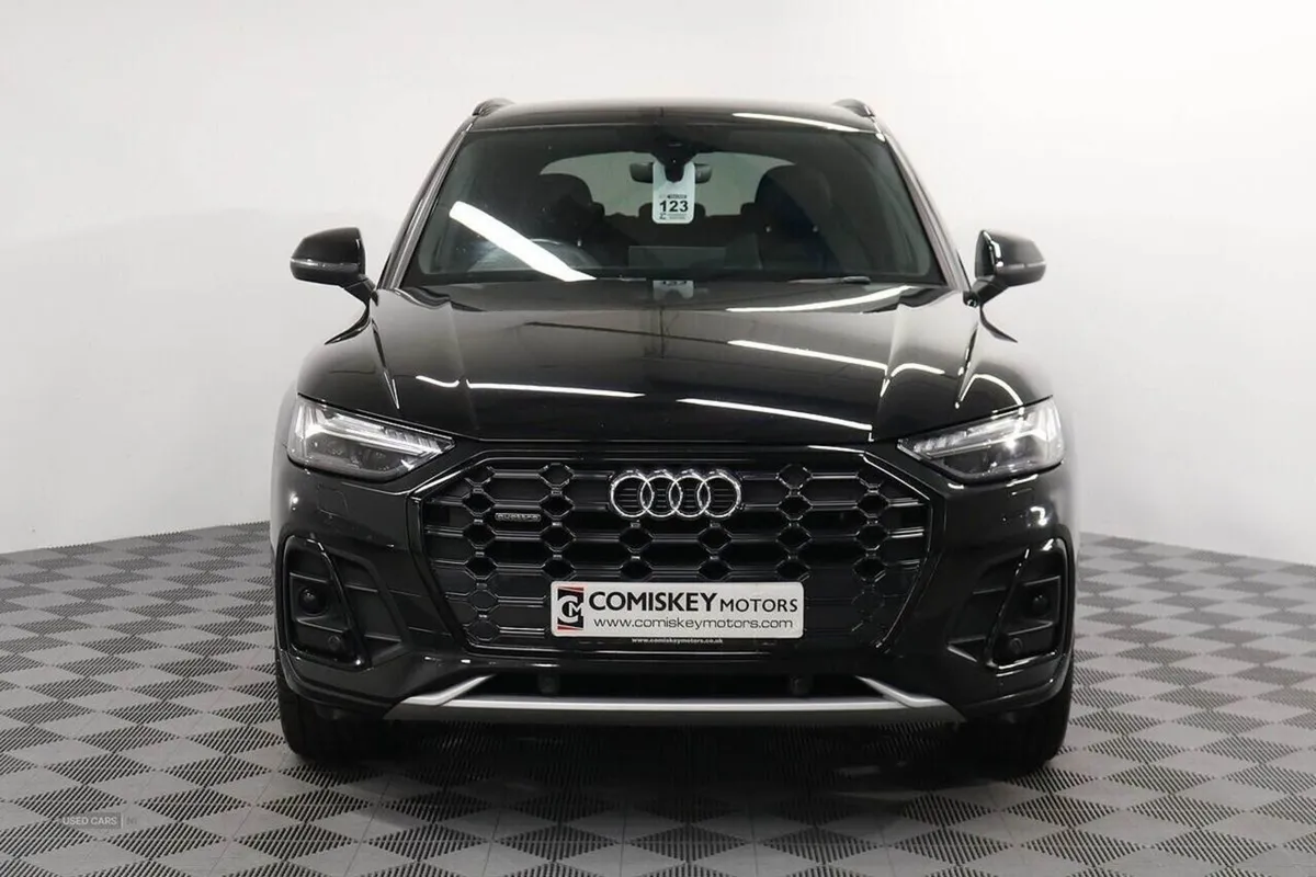 Audi Q5 TDI S Line - Image 2