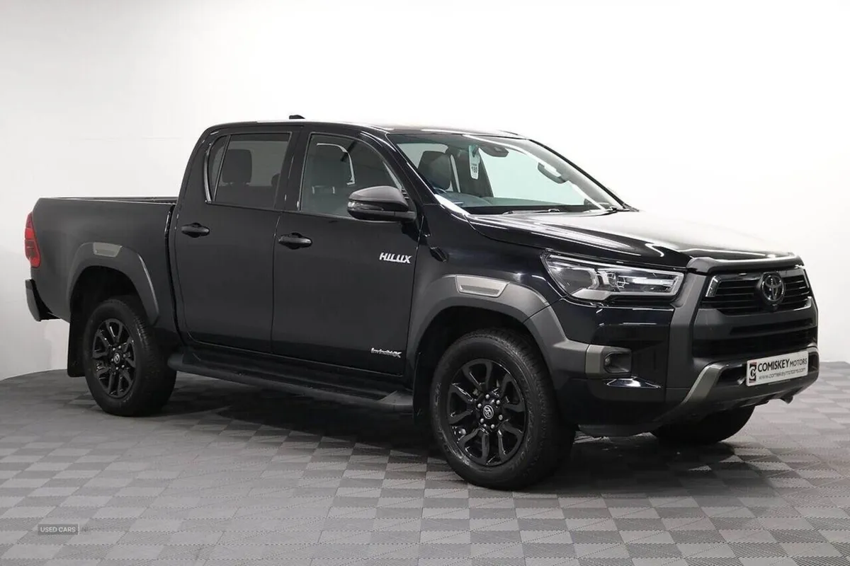 Toyota HiLux D-4d Invincible X - Image 1