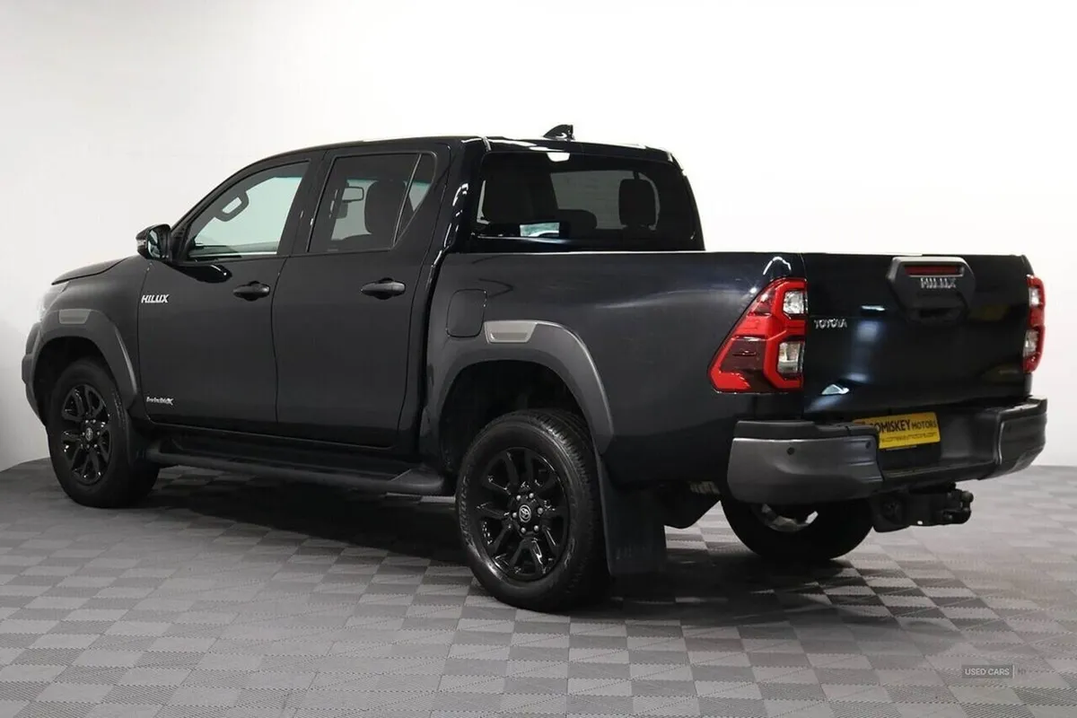 Toyota HiLux D-4d Invincible X - Image 4