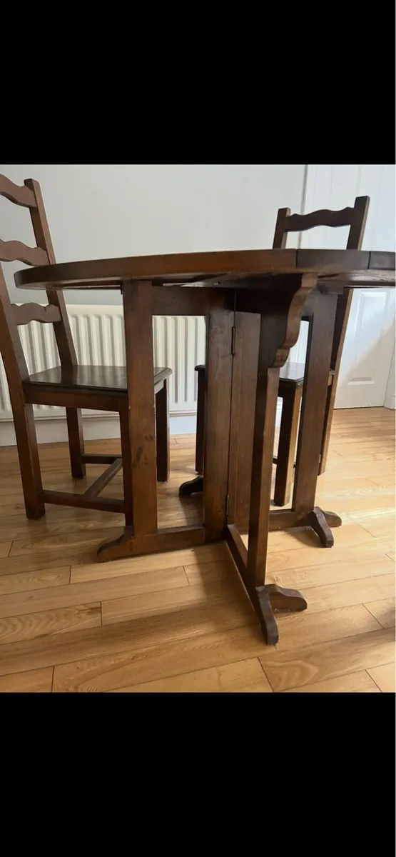 Folding dining room table and 4 chairs - Image 3
