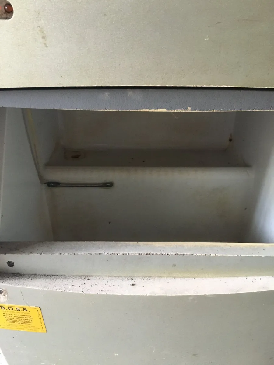 Ice machine - Image 1