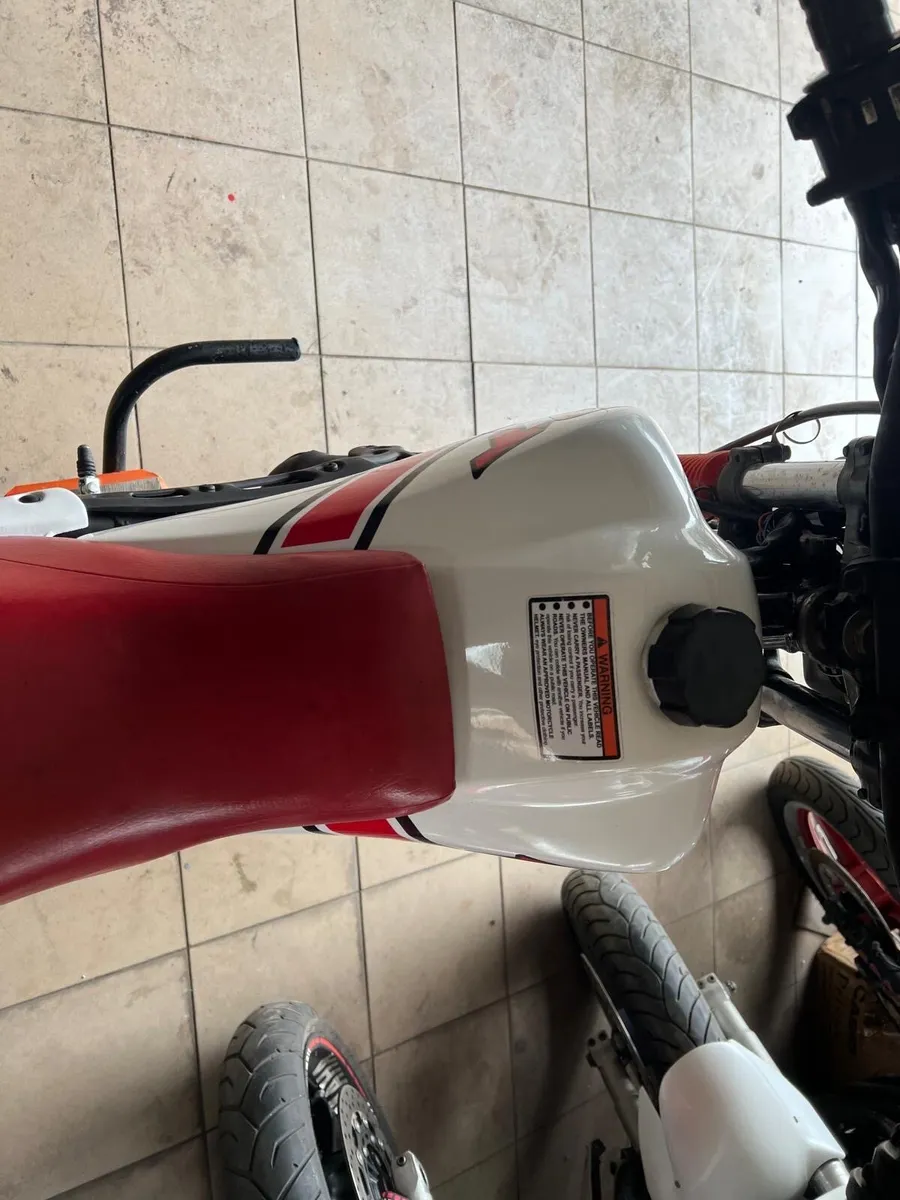 Yamaha dt125 Lc2 - Icon 2 stroke - Image 3