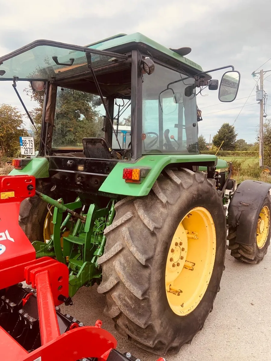 Johne Deere 2850 - Image 2