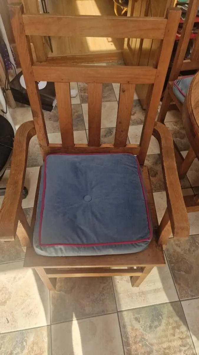 Mexican Pine Table x 6 chairs - Image 3