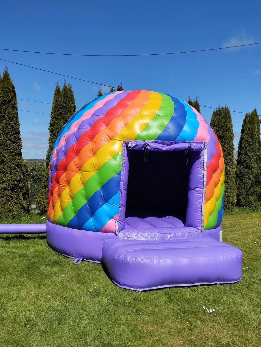 Bouncy castle - Image 1