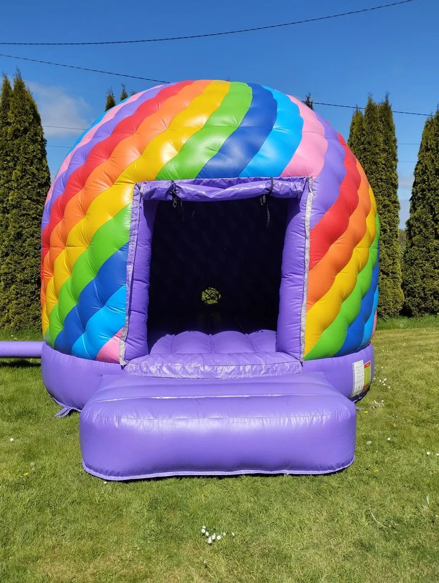 Bouncy castle - Image 3