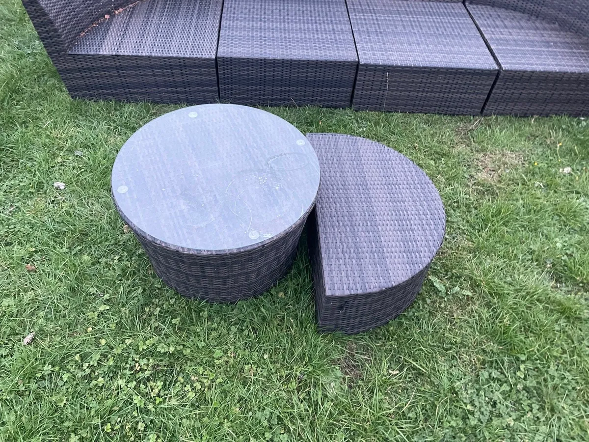 Rattan garden bed / chair 4 set + 2 table - Image 2