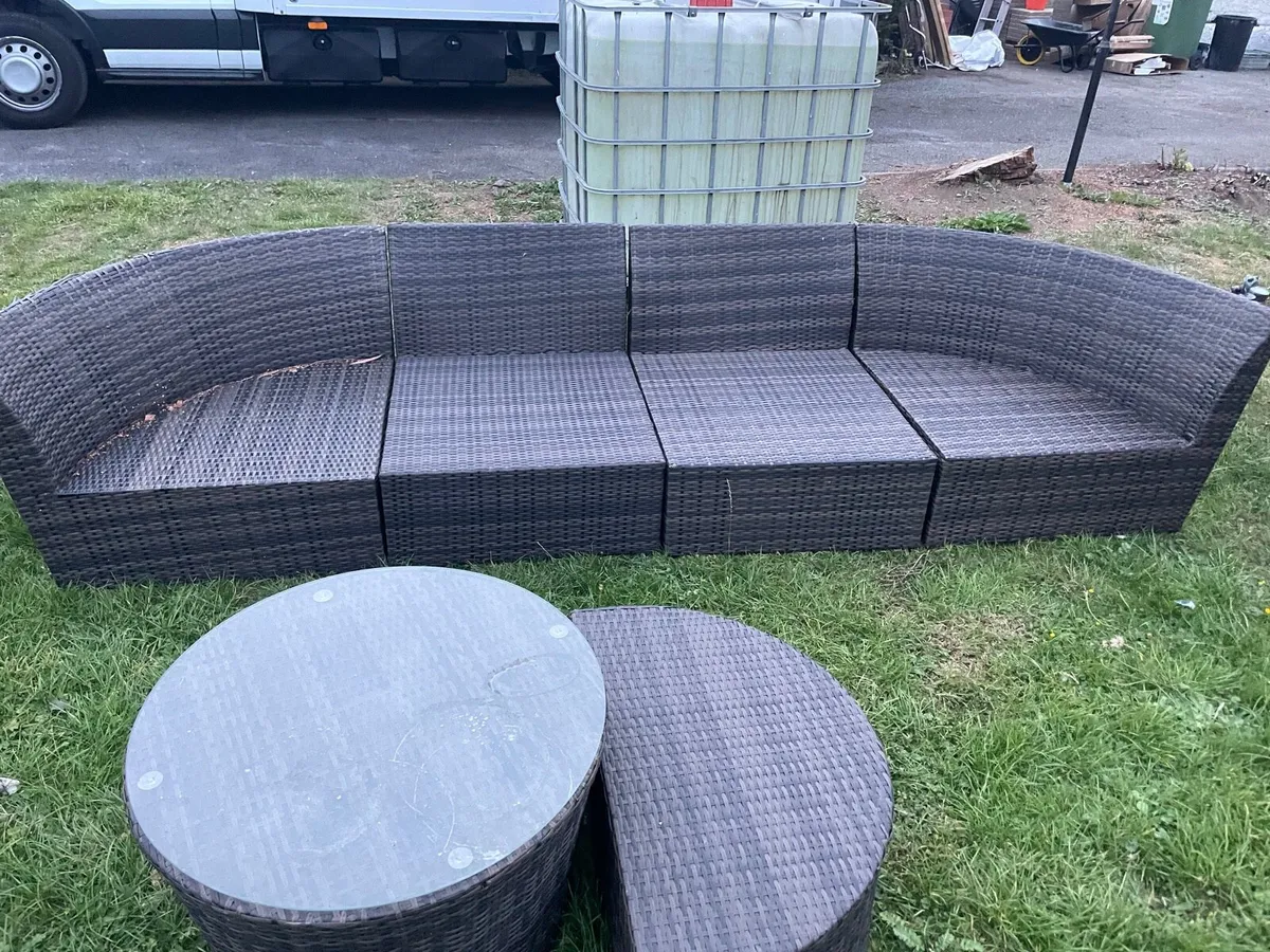 Rattan garden bed / chair 4 set + 2 table - Image 3