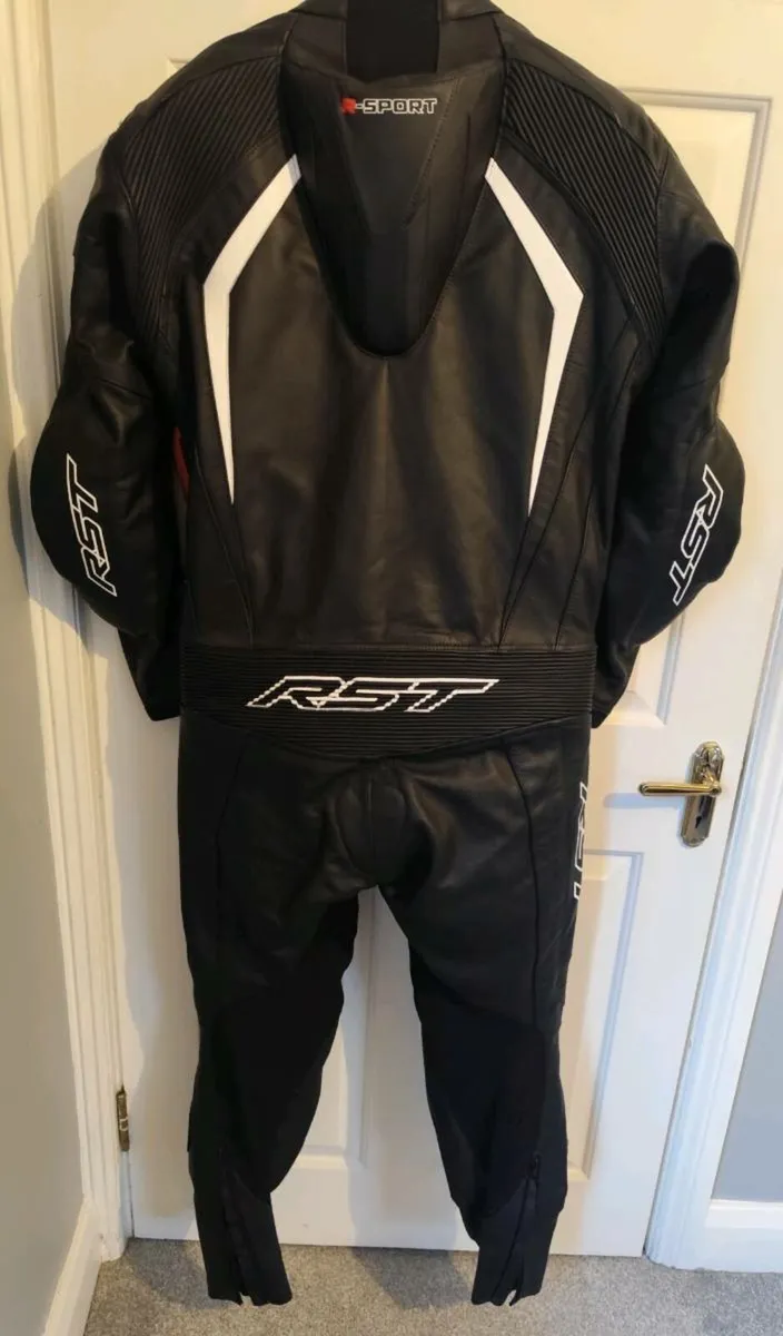 New RST one piece leathers size L - Image 4