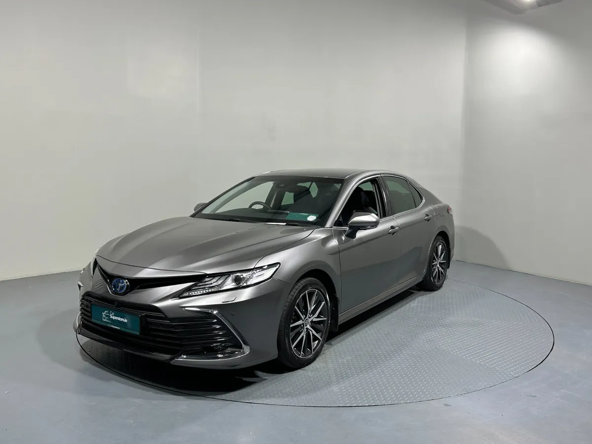 Toyota Camry Platinum Edition 2.5 Hybrid 232 - Image 3