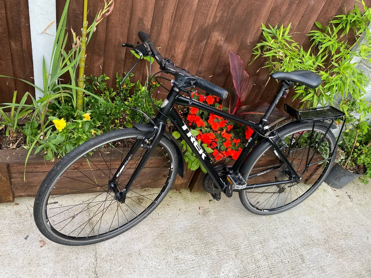 Like new Trek 7.3FX Series 27 speed 28 inch - Image 3