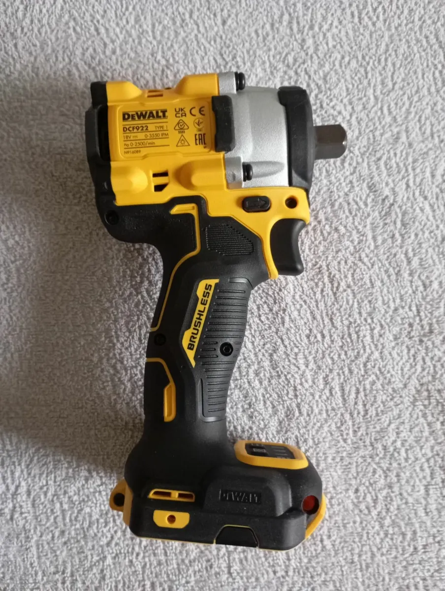 DeWalt dcf922 Impact Wrench - Image 3