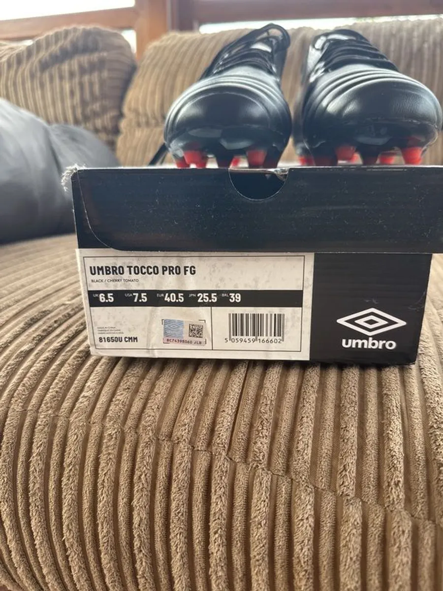 Brand New Umbro Football boots UK 6.5 - Image 2