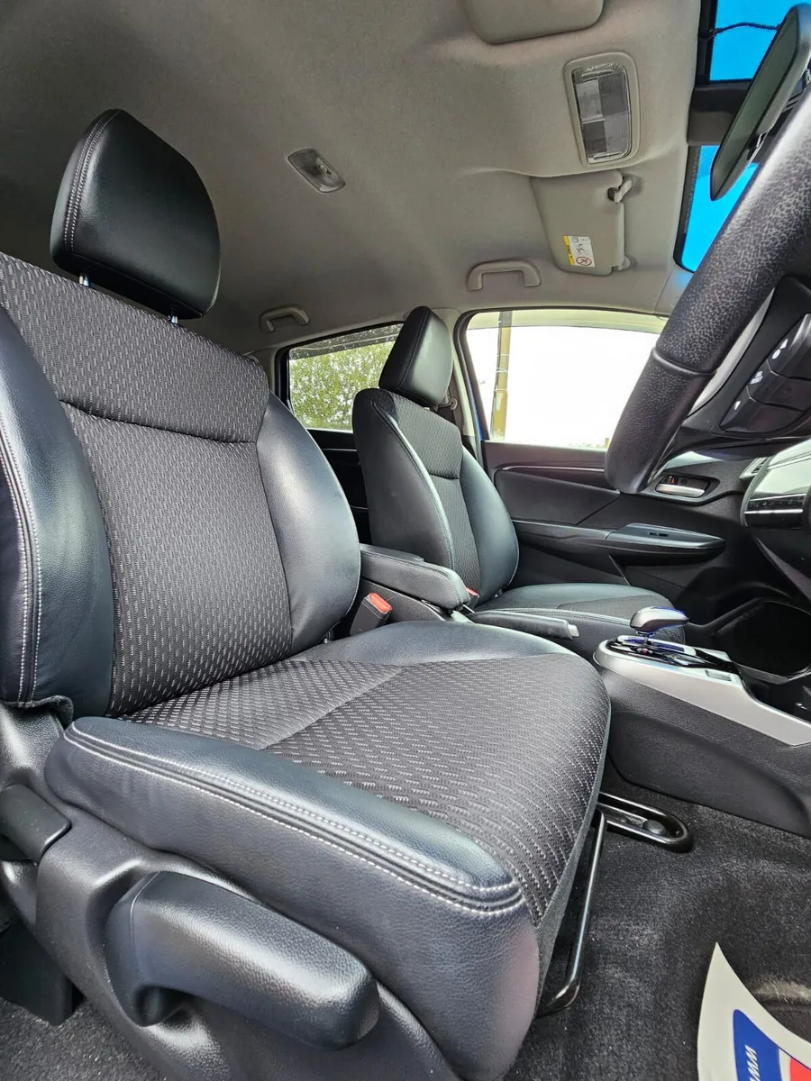 Honda Fit Hybrid 2014 Automatic - Image 3