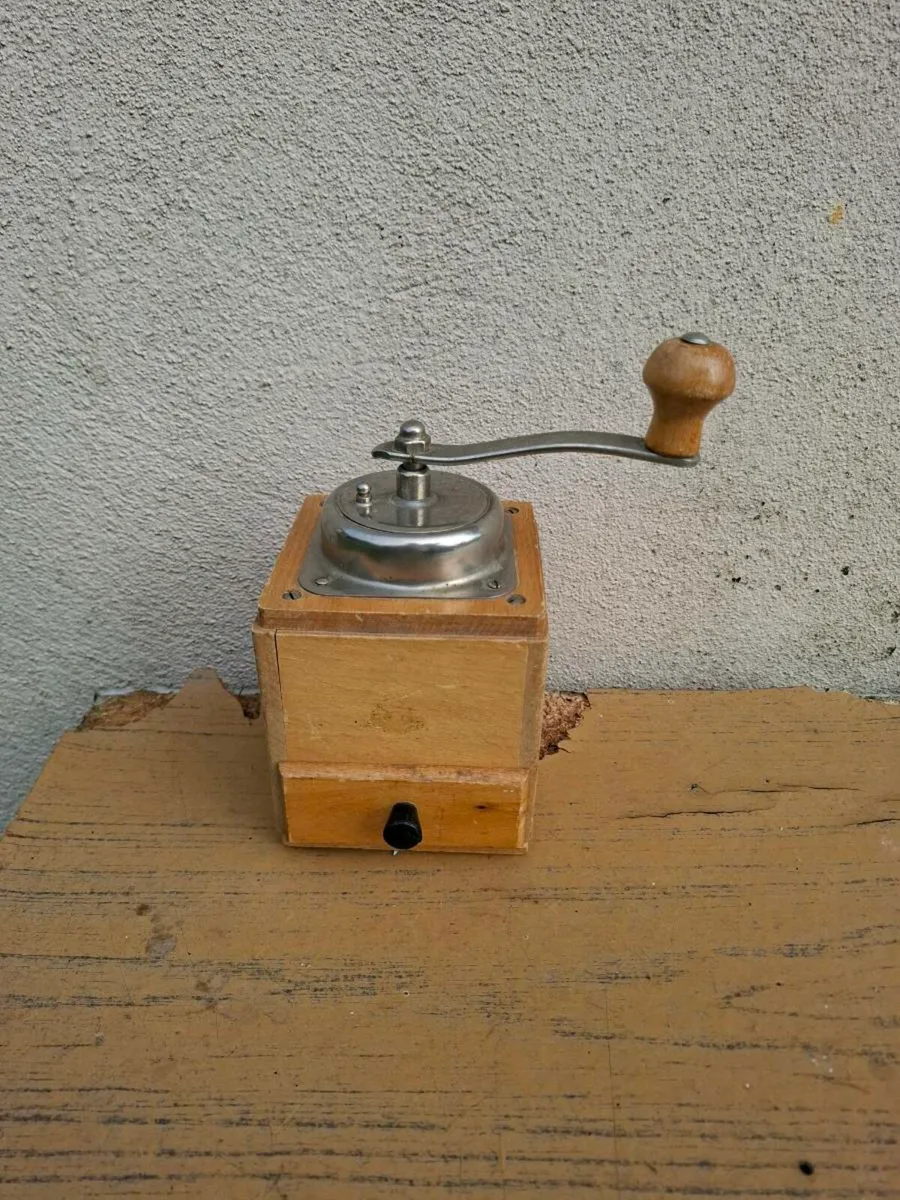 Vintage coffee grinder postage possible - Image 1