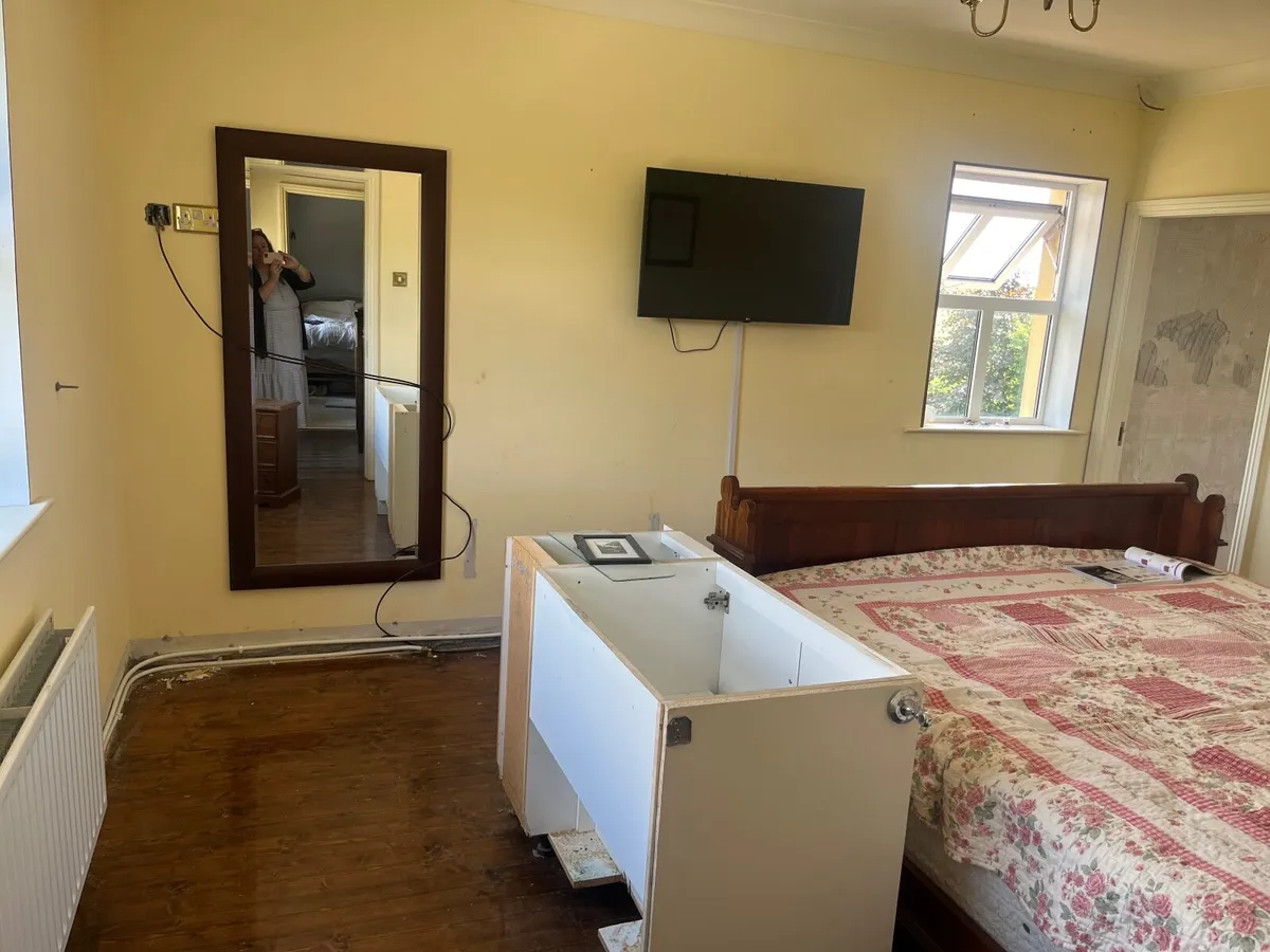 Bathroom unit - Image 2