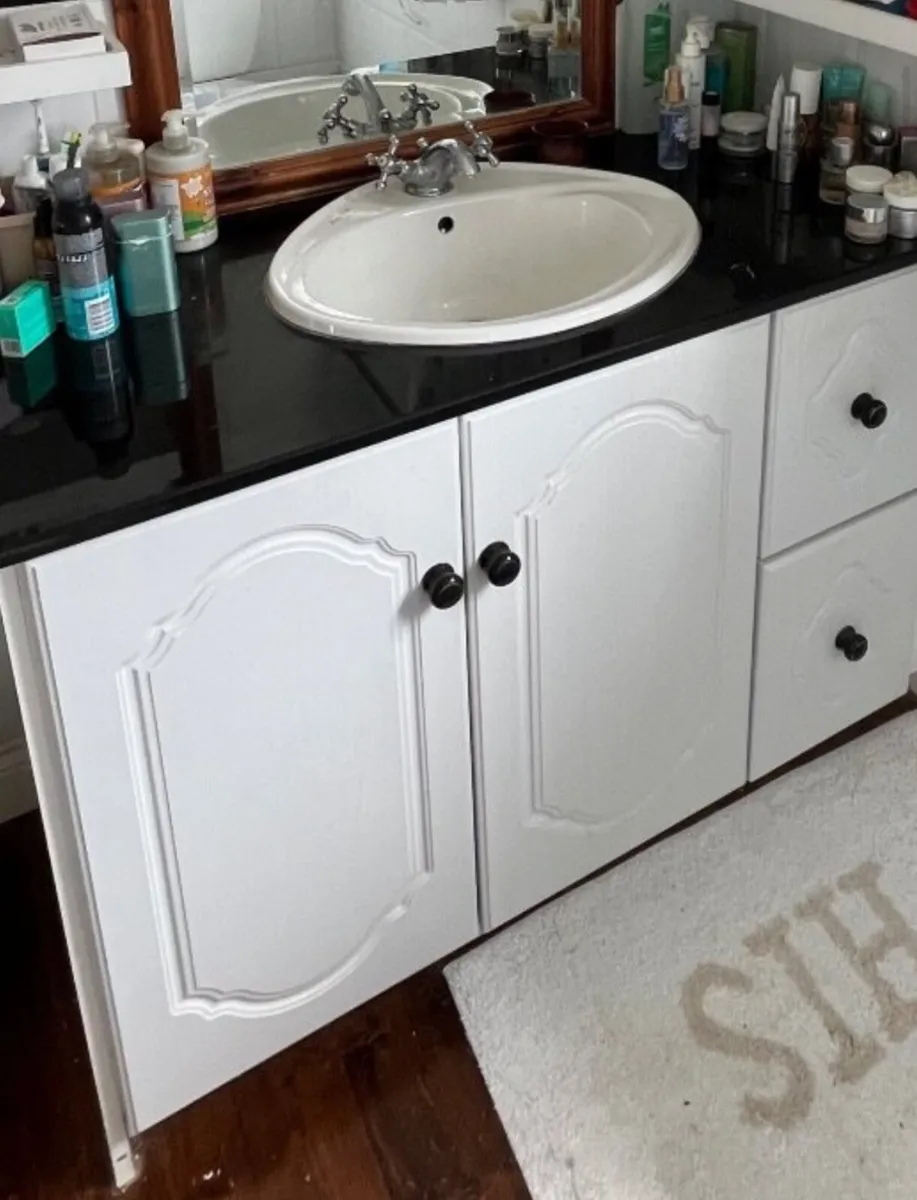 Bathroom unit - Image 1
