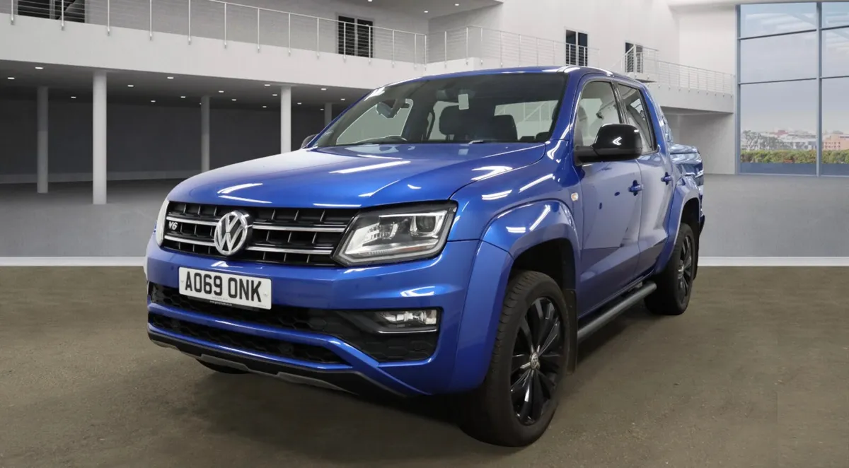 192 Volkswagen Amarok Aventura Black Edition