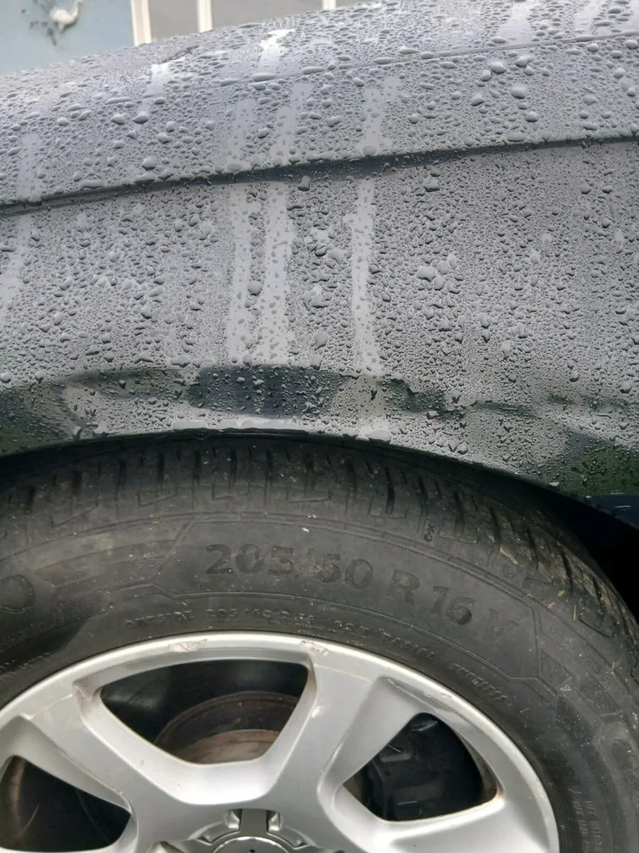 Car - Image 3