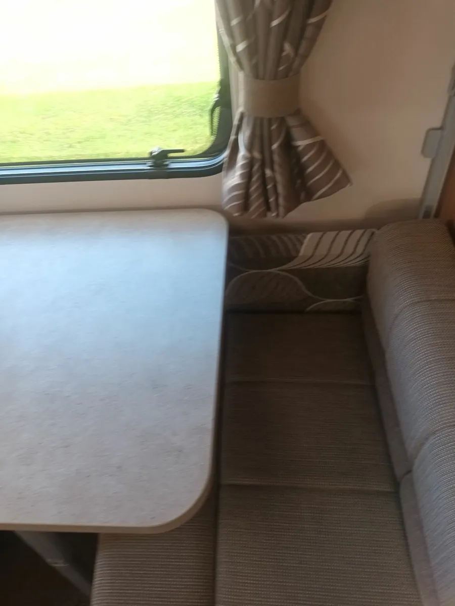 Caravan - Image 2