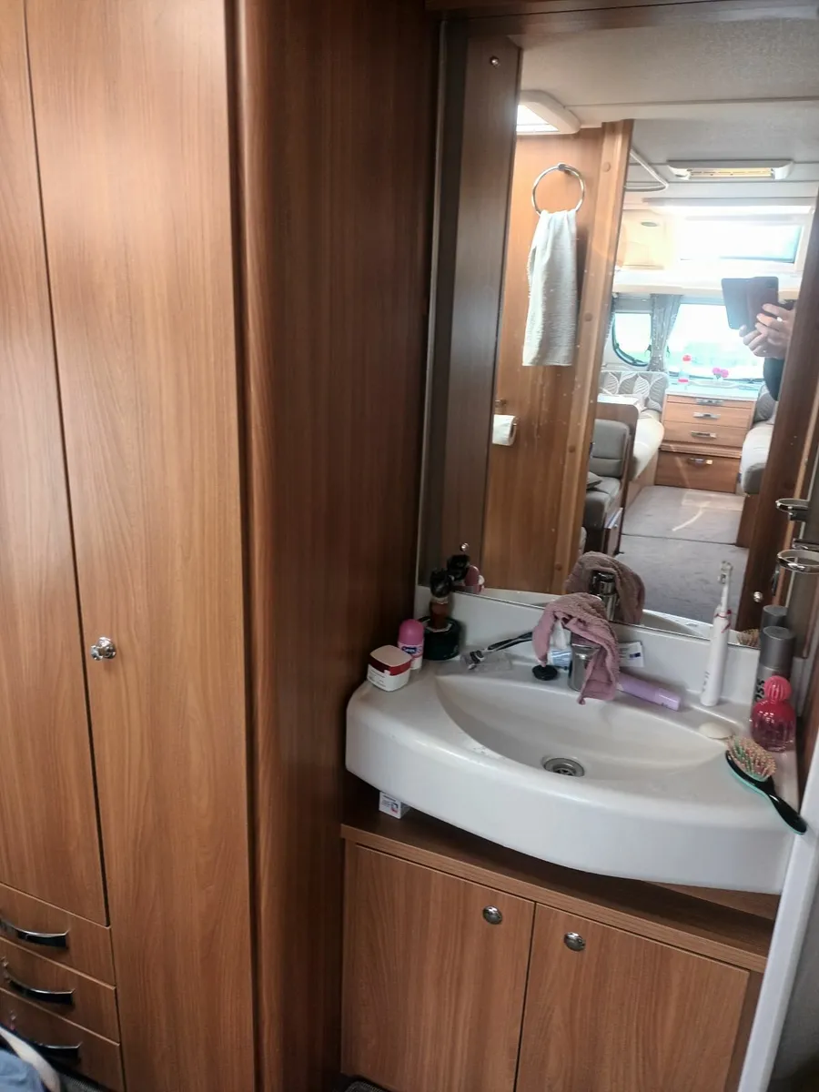 Caravan - Image 3
