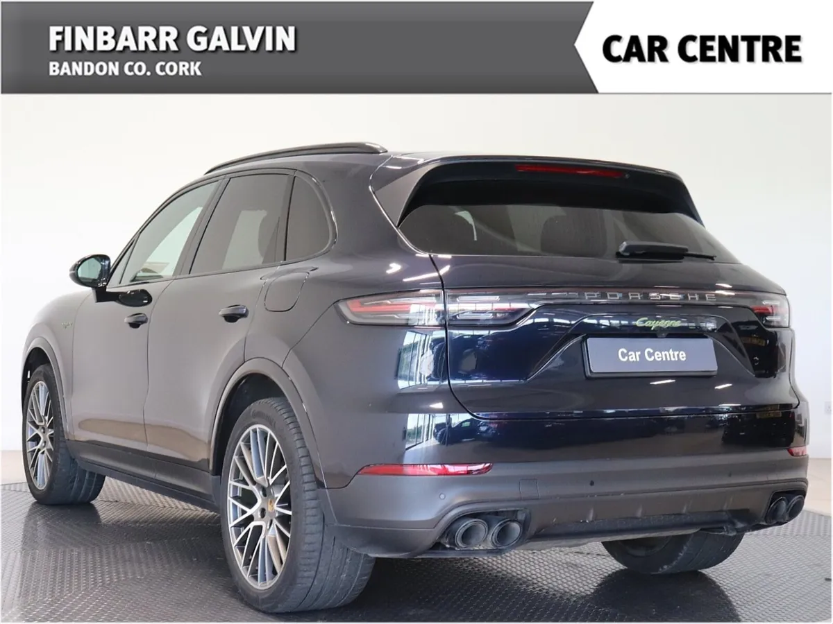 CAYENNE V6 PLATINUM ED EHYB - Image 2