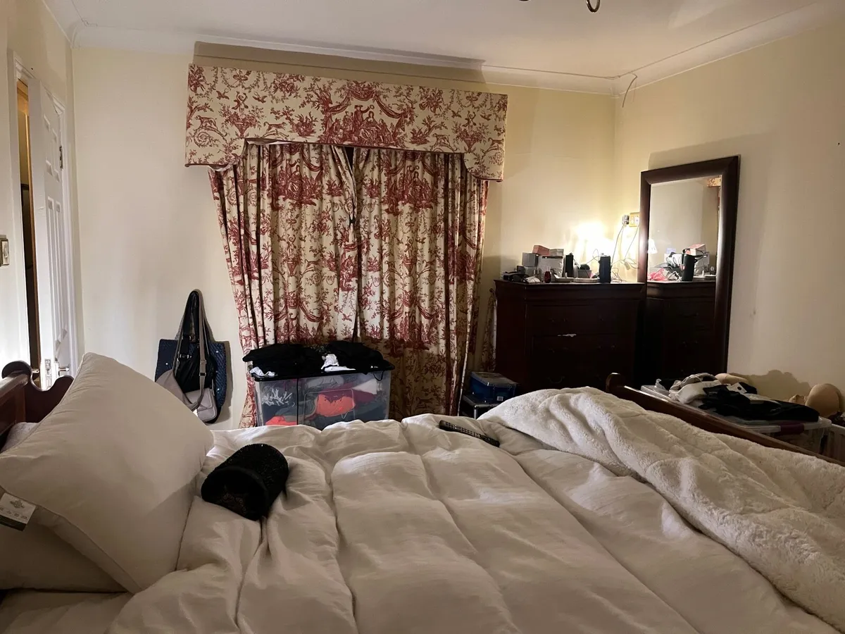 Curtains - Image 4