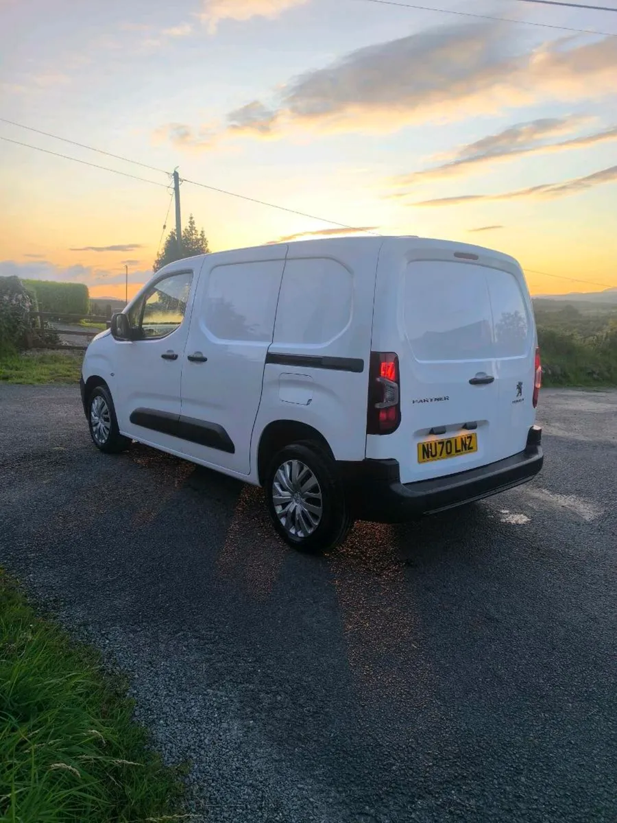 2020 Peugeot partner vat Inc - Image 3